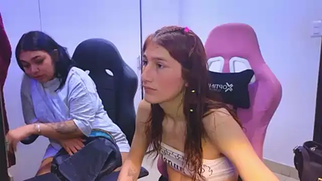 The Wicked Queens02 online show from March 14, 6:19 am