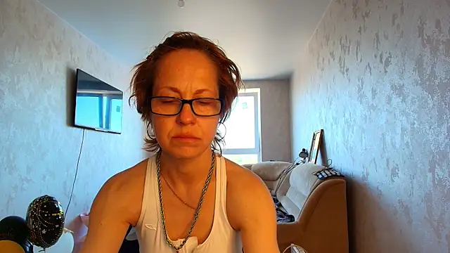 LioraWeiss online show from May 18, 7:36 am