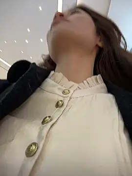 Mia-lp online show from April 13, 3:23 am