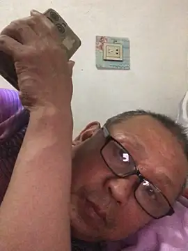 yaocaobi8 online show from April 11, 1:15 pm