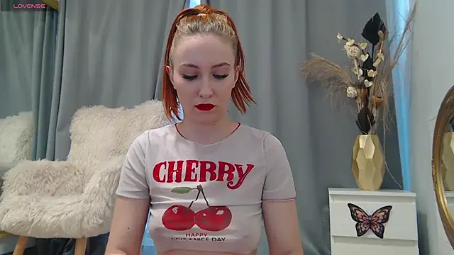 EmberLuna  online show from March 2, 6:58 am