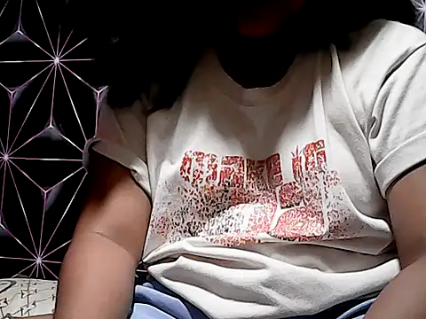 Flowerbebe online show from June 8, 1:11 pm