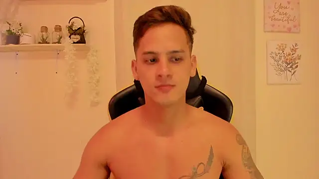 sexy andres01 online show from April 29, 4:33 pm
