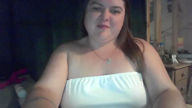 crystalizzze online show from June 4, 2:45 pm