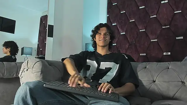 TonyBenedetti online show from April 1, 8:06 pm