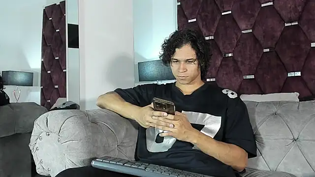 TonyBenedetti online show from April 15, 8:09 pm