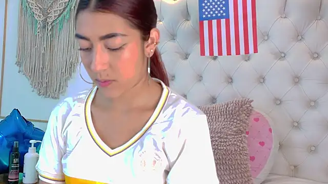 Snapshot of Sara_funy chatting on June 17, 11:34 am Sara funy online show from June 17, 11:34 am