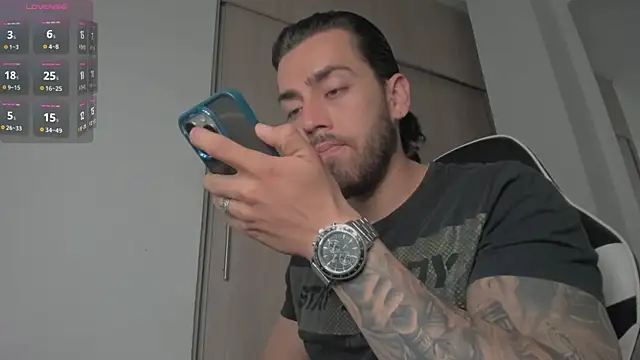 Snapshot of Axel__Blaze chatting on July 11, 1:47 pm Axel Blaze online show from July 11, 1:47 pm