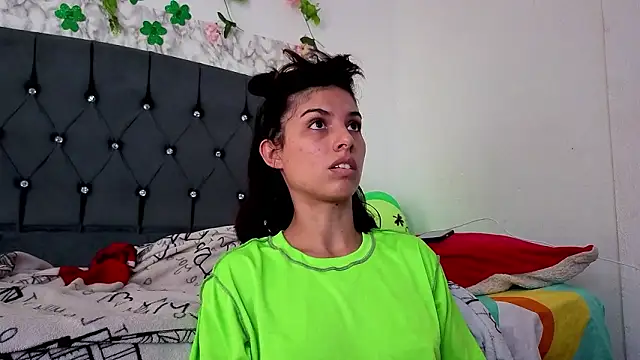 cutninasky online show from March 25, 6:03 pm