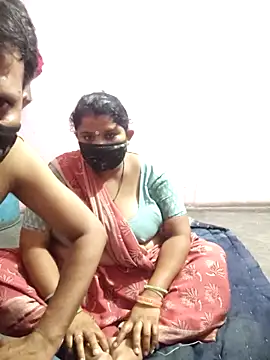 Snapshot of gujjuhotcouple chatting on June 21, 7:16 pm gujjuhotcouple online show from June 21, 7:16 pm