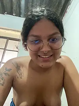 Snapshot of prettydall chatting on March 1, 4:42 pm prettydall online show from March 1, 4:42 pm