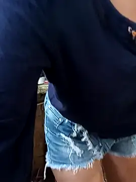 yuliitza4 online show from April 17, 3:37 pm