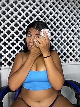 Coraline em online show from March 18, 6:44 pm