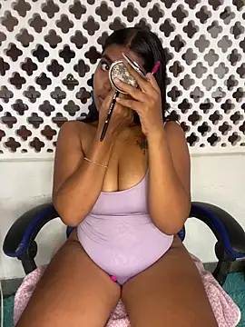 Coraline em online show from March 31, 6:08 pm