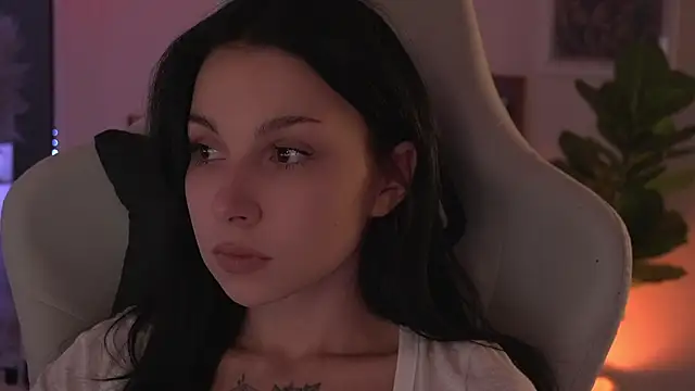 Akaruiiii online show from April 7, 3:34 pm