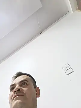 Snapshot of Edwin_Q chatting on July 10, 4:28 am Edwin Q online show from July 10, 4:28 am