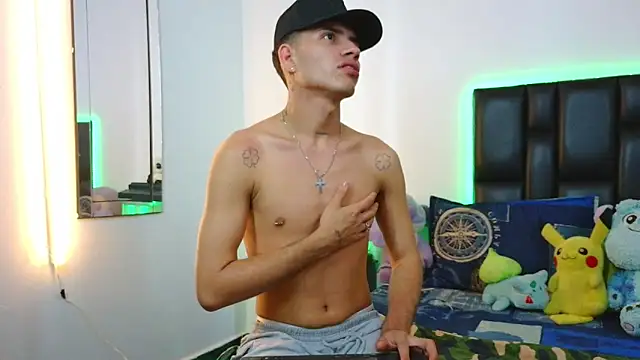 Dereek Hot online show from May 13, 6:55 am