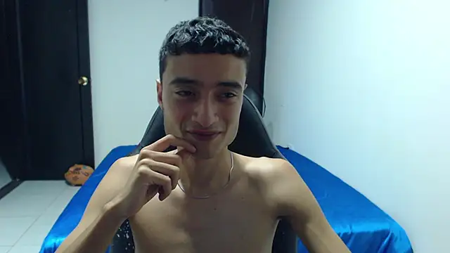 Snapshot of Sweet-Bane chatting on April 14, 12:05 am Sweet-Bane online show from April 14, 12:05 am