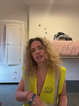 curlyirishgirl online show from February 25, 10:03 am