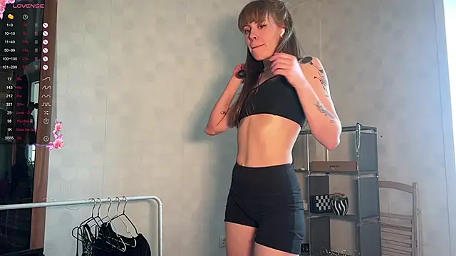 Snapshot of RosaMoore chatting on March 9, 5:44 am RosaMoore online show from March 9, 5:44 am