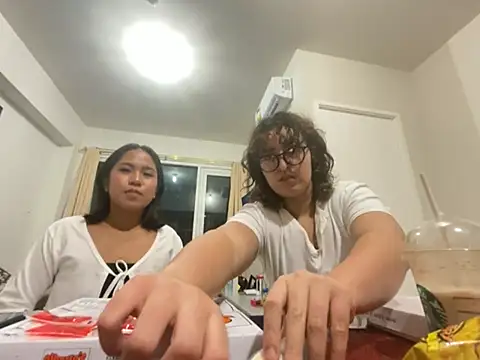 yassiestar online show from March 9, 5:50 pm