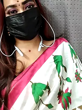 Snapshot of Cutie_Nila chatting on July 18, 5:22 am Cutie Nila online show from July 18, 5:22 am