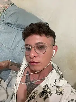 erickmoor2526 online show from February 26, 1:43 pm