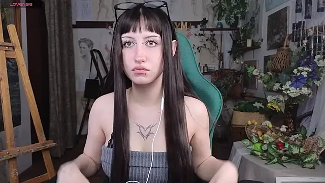 EffieMeowley online show from April 21, 12:33 pm