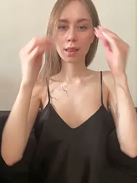 Snapshot of CarolinaMaison chatting on March 16, 6:28 am CarolinaMaison online show from March 16, 6:28 am