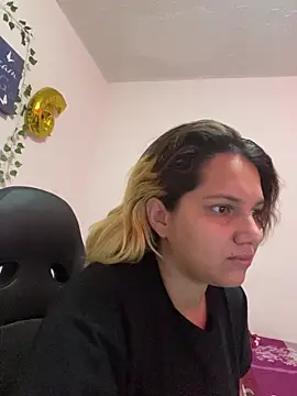 aurora bela online show from April 11, 9:02 am