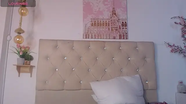 Rommen N Zoe online show from June 12, 9:46 pm