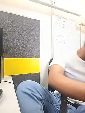 luis230436 online show from May 25, 8:26 pm