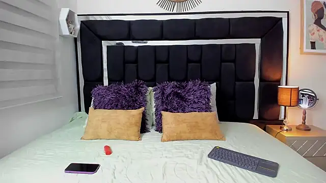 Tiana moon online show from May 28, 2:09 am