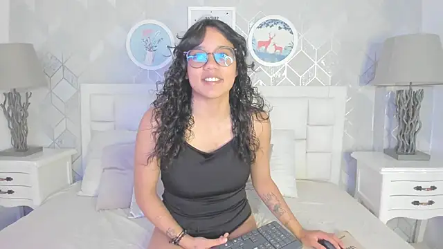 Snapshot of star_angel_7 chatting on February 28, 12:39 pm star angel 7 online show from February 28, 12:39 pm