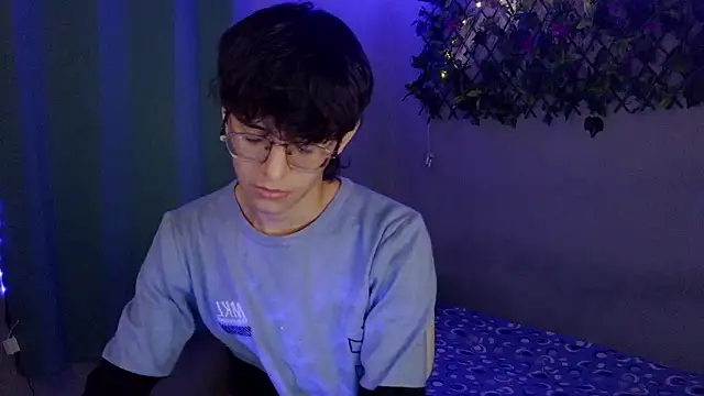 noah millerx online show from March 26, 3:45 am