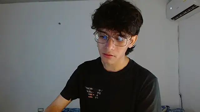 noah millerx online show from June 2, 5:20 am