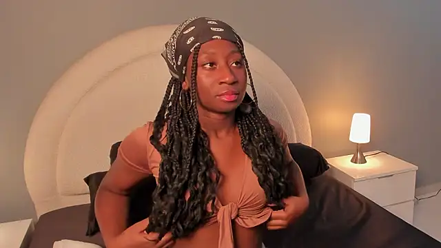 zoepinkett online show from March 21, 3:22 am