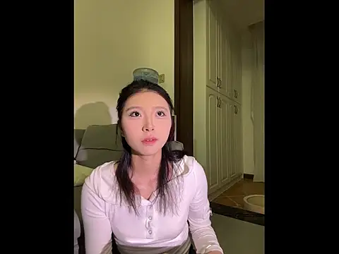 Snapshot of Y--F--LOVE chatting on March 3, 12:55 pm Y--F--LOVE online show from March 3, 12:55 pm