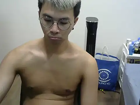 silverwolfwoof online show from May 8, 4:34 pm