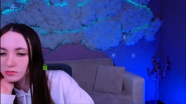 chloe ley online show from April 23, 12:15 pm