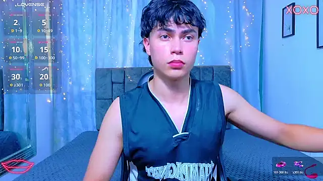 Snapshot of Dantekent chatting on July 9, 12:53 pm Dantekent online show from July 9, 12:53 pm