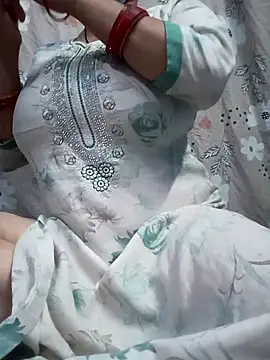 Snapshot of DiyaBaby-11 chatting on March 28, 9:20 am DiyaBaby-11 online show from March 28, 9:20 am