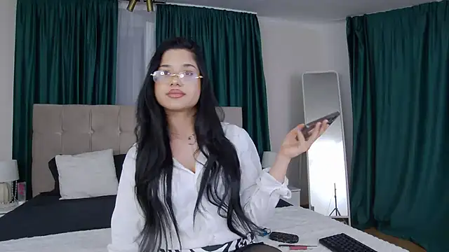 MissNaomiBelle online show from June 12, 6:40 pm