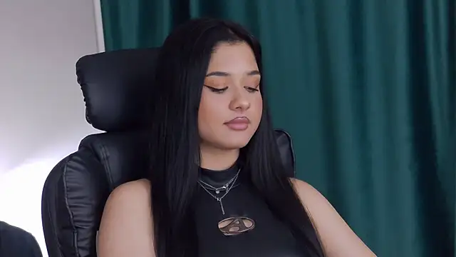 MissNaomiBelle online show from July 3, 8:26 pm