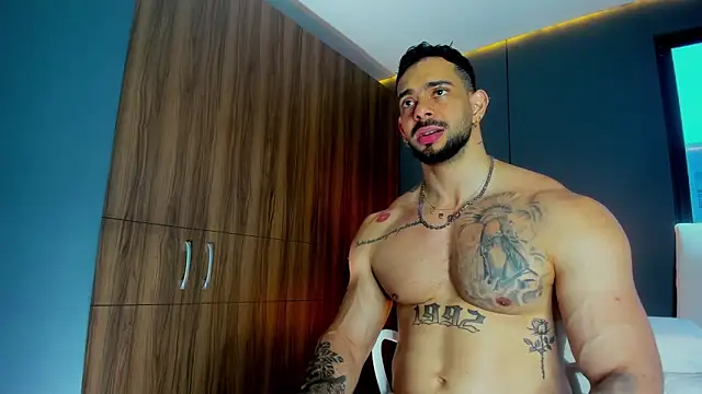 massimo visconti online show from April 15, 3:30 pm