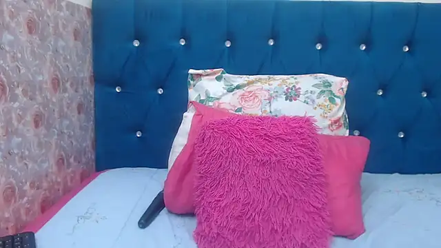 CURVYBOOTYLICIOUS88 online show from May 22, 12:22 pm