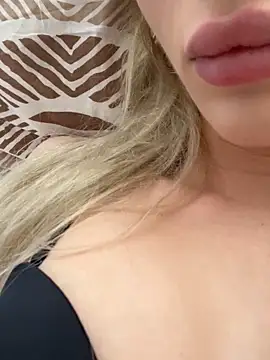 Snapshot of Sarisinpanterr chatting on April 7, 1:22 pm Sarisinpanterr online show from April 7, 1:22 pm