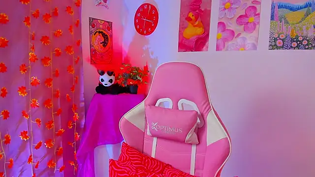 Madeline 21 online show from April 16, 12:17 pm