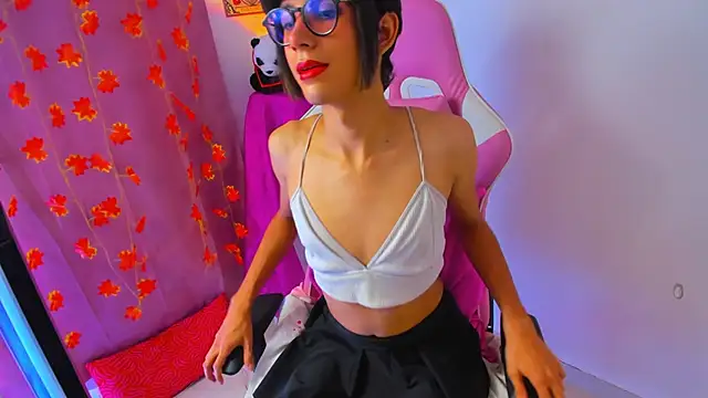 Madeline 21 online show from April 19, 12:15 pm