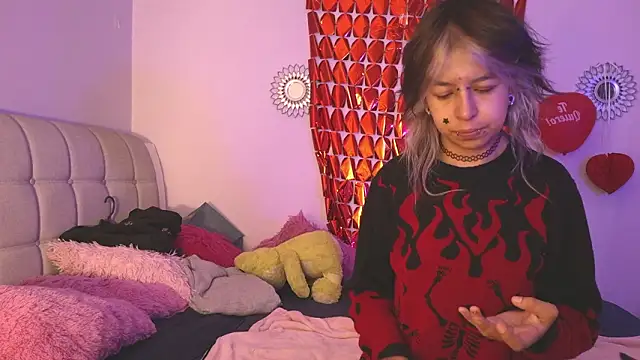 Snapshot of SamintheZone chatting on March 2, 12:12 pm SamintheZone online show from March 2, 12:12 pm